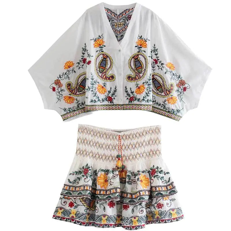 Boho inspired - Floral Embroidery Dress - close-up | The BB's Box