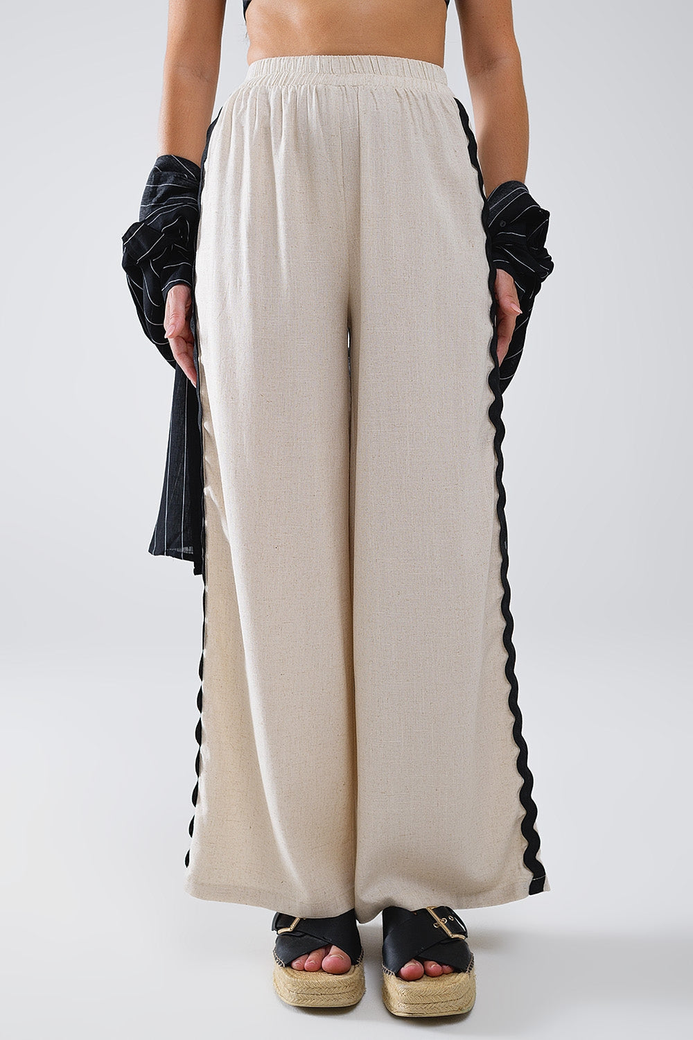 Linen Contrast Scallop Trim Pants - close-up | The BB's Box