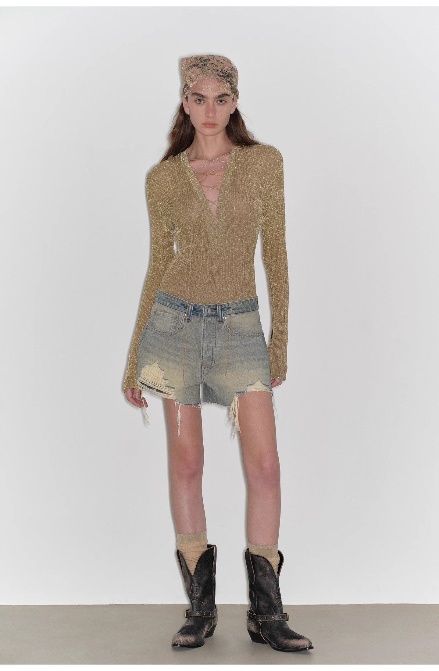 "Blue Rhythm" Retro and Fashionable A-Line Silhouette, Slim-Fitting Denim Shorts