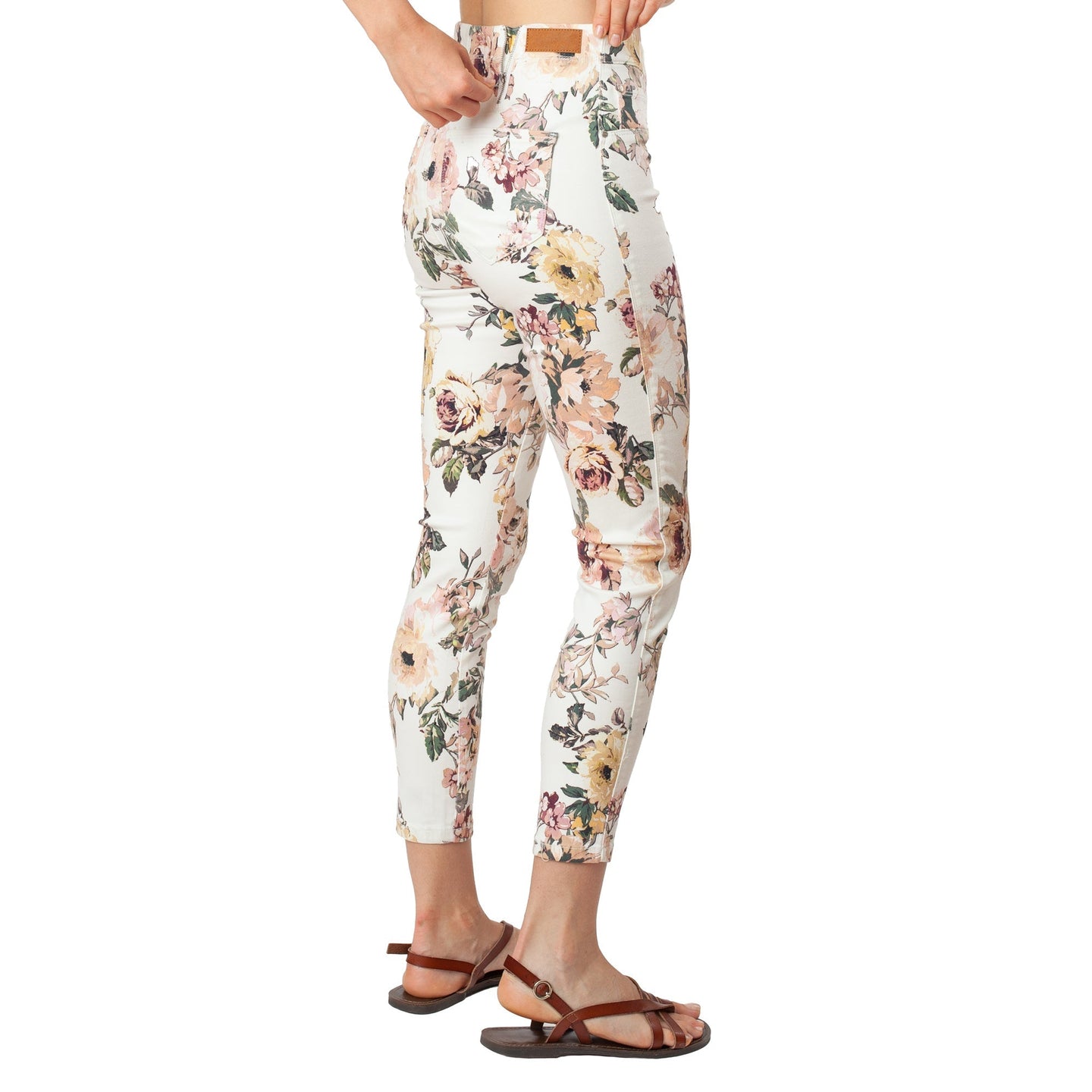 Printed Jeans Basic Signature Style - close-up | The BB's Box