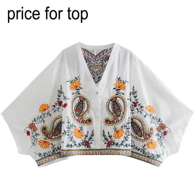 Boho inspired - Floral Embroidery Dress - close-up | The BB's Box